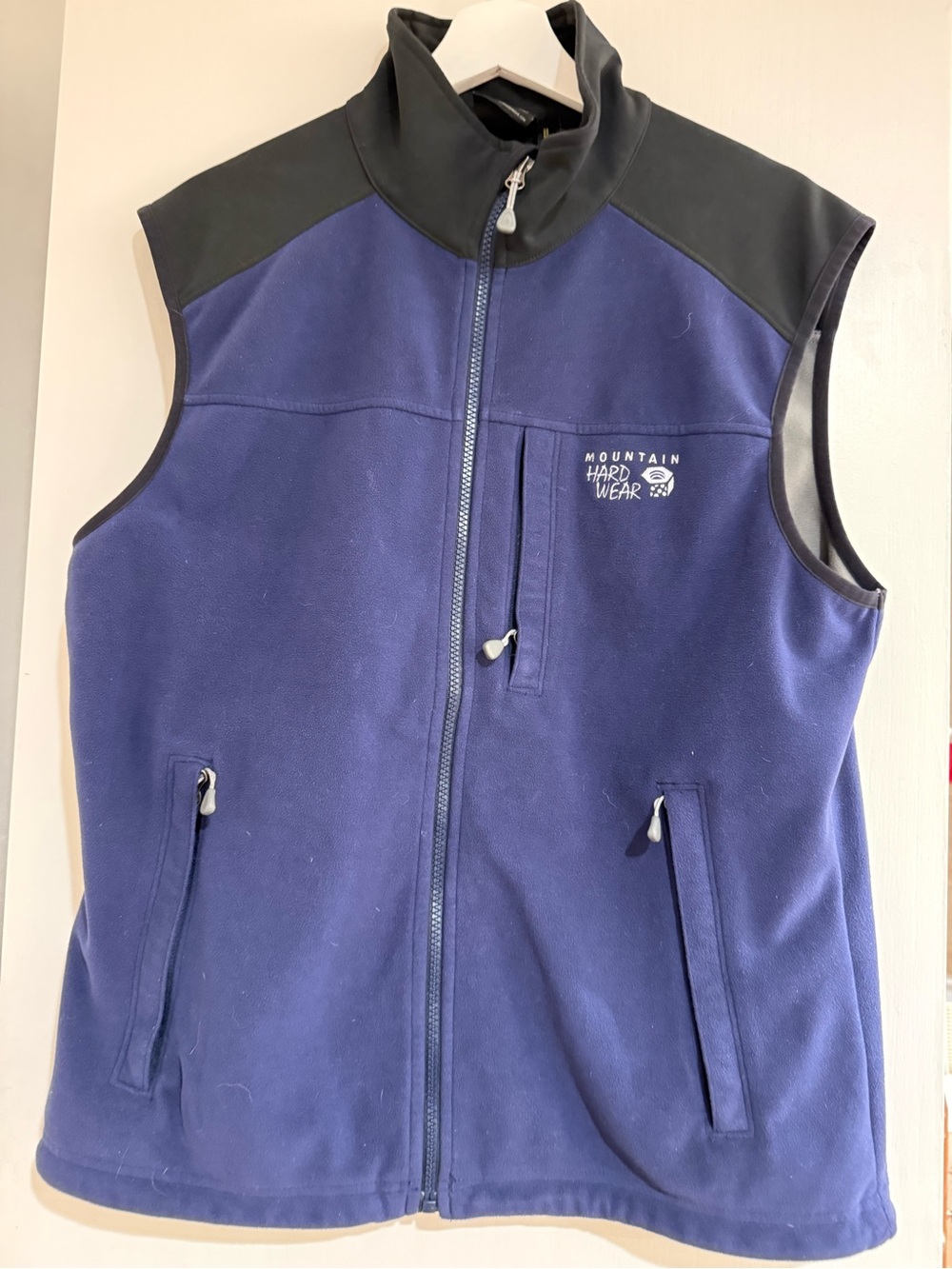 Mountain Hardware Men’s Tech Vest- lightweight fleece. large